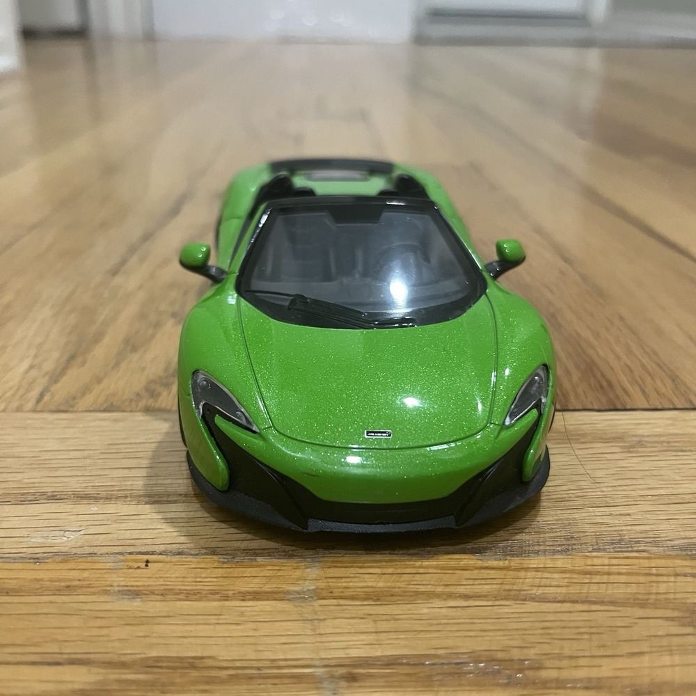 Motormax McLaren 650S Spider Diecast Car 1:24 Scale Metallic Green Opening Doors - Picture 4 of 13
